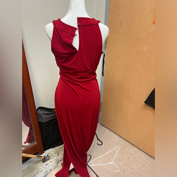 Red dress with slit - Picture 2 of 2